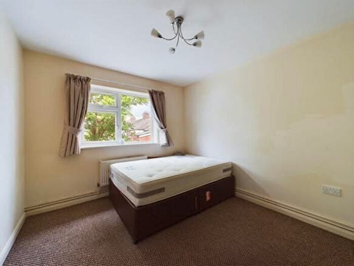 3 Bedroom Flat To Rent In Archway, London, N19