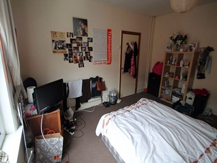 2 Bedroom House To Rent In John Street, Leeds, LS6