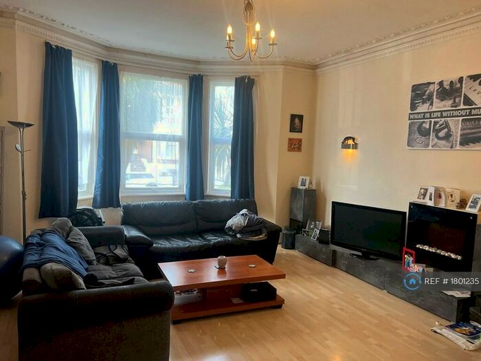 1 Bedroom Flat To Rent In Clarendon Villas, Hove, BN3