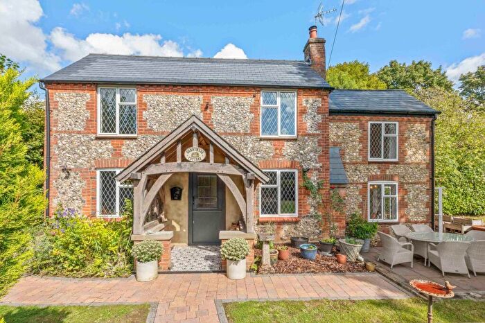3 Bedroom Cottage For Sale In Beamond End, Amersham, HP7