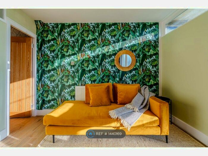 4 Bedroom Flat To Rent In Sherston Court, London, SE1