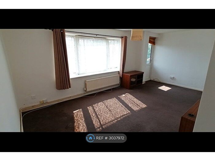 2 Bedroom Flat To Rent In Bligh Way, Rochester, ME2