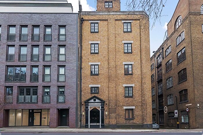 2 Bedroom Flat For Sale In Breezers Court, London, E1W