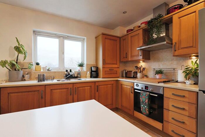 1 Bedroom Flat For Sale In Ash Court, Leeds, LS14