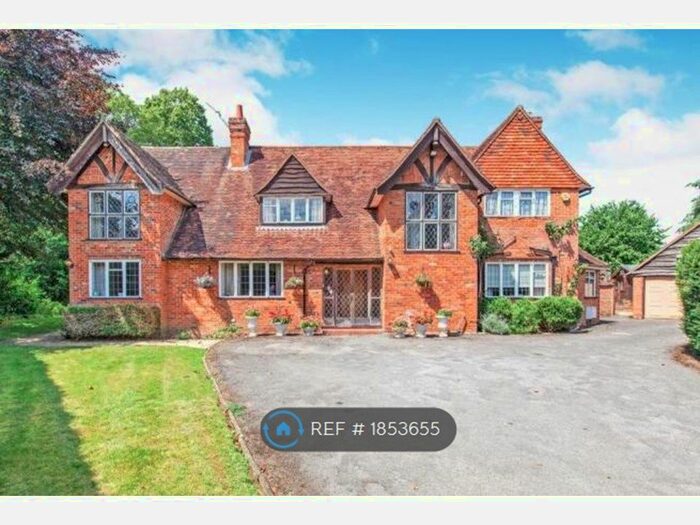 5 Bedroom Detached House To Rent In Lime Walk, Maidenhead, SL6