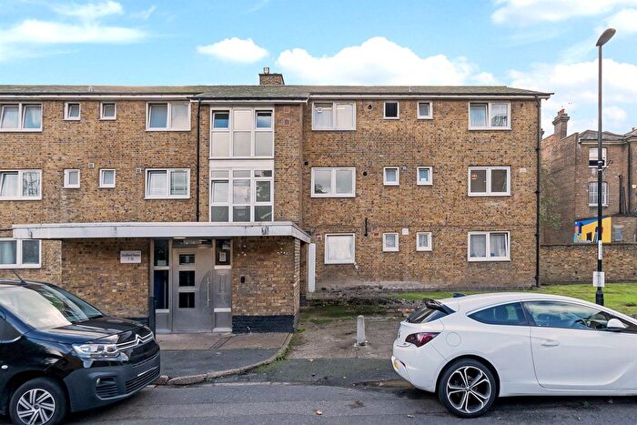 5 Bedroom Flat To Rent In Grove Street, London, SE8