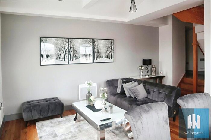 2 Bedroom Apartment To Rent In Britannia Buildings, St Peters Street, Huddersfield, HD1
