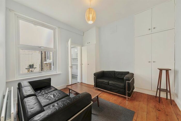 3 Bedroom Flat To Rent In Lambert Road, London, SW2