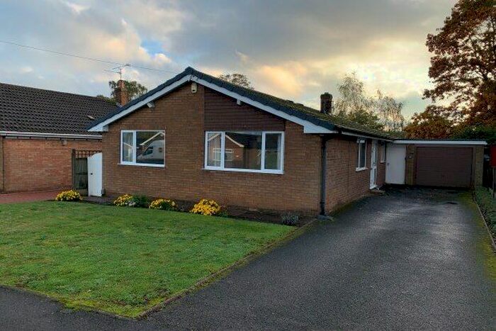 3 Bedroom Bungalow To Rent In Woodhall Gardens, Mansfield, NG18