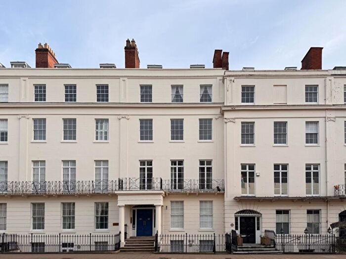 2 Bedroom Flat To Rent In William House, Parade, CV32