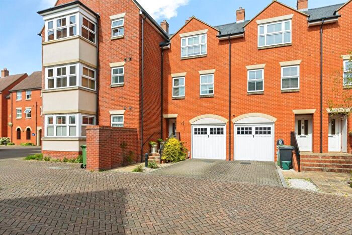 4 Bedroom Town House For Sale In Ock Bridge Place, Abingdon, OX14