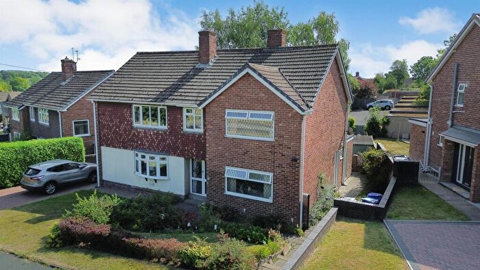 3 Bedroom Semi-Detached House For Sale In Grampian Crescent, Chesterfield, S40