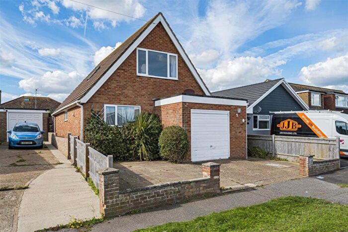 3 Bedroom Detached House For Sale In Edith Avenue North, Peacehaven, BN10