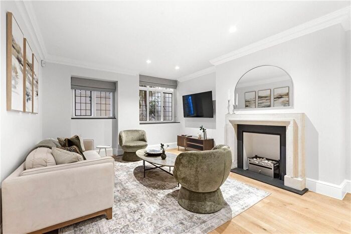 2 Bedroom Flat To Rent In Cadogan Square, Chelsea, London, SW1X