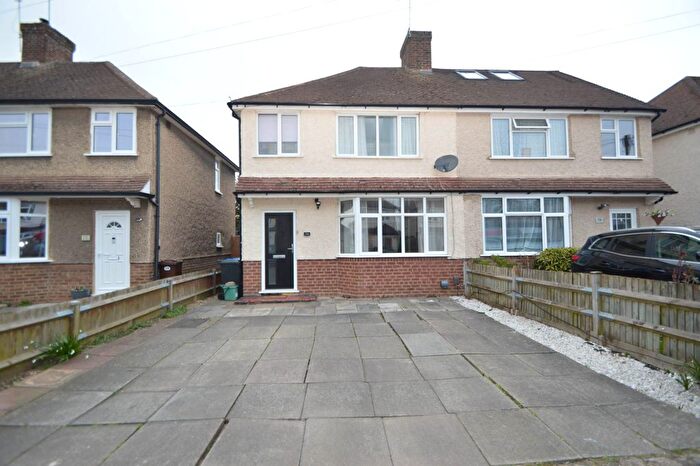 3 Bedroom Semi-Detached House To Rent In Wordsworth Road, Addlestone, KT15