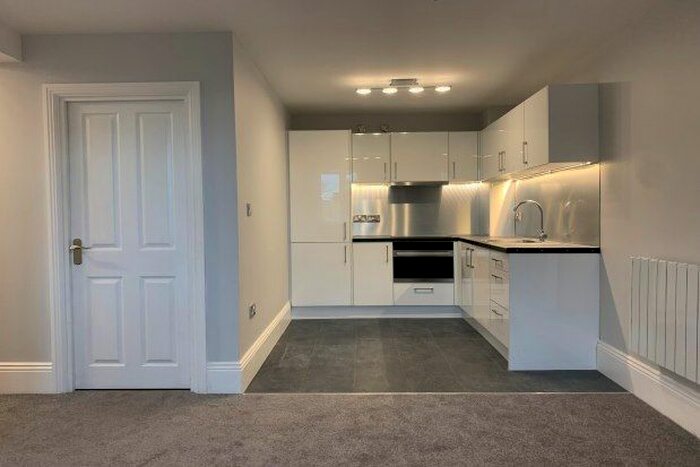 1 Bedroom Flat To Rent In Himley Road, Dudley, DY1