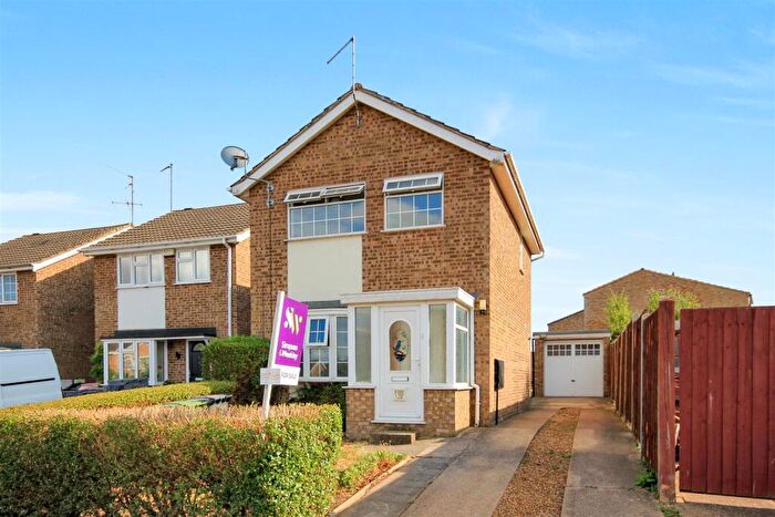 3 Bedroom Detached House For Sale In Somerford Road, Wellingborough, NN8