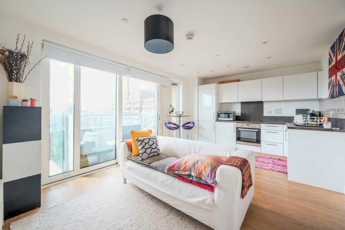 Studio To Rent In Jefferson Plaza, Bow, London, E3