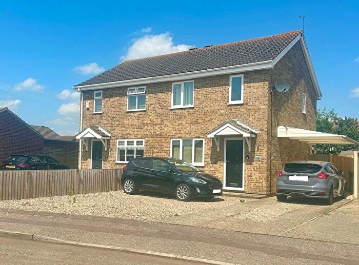 3 Bedroom Semi-Detached House For Sale In Hunter Drive, Bradwell, Great Yarmouth, NR31