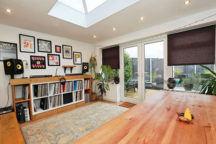 3 Bedroom Semi-Detached House For Sale In Flint Street, Weston Coyney, Stoke-On-Trent, ST3