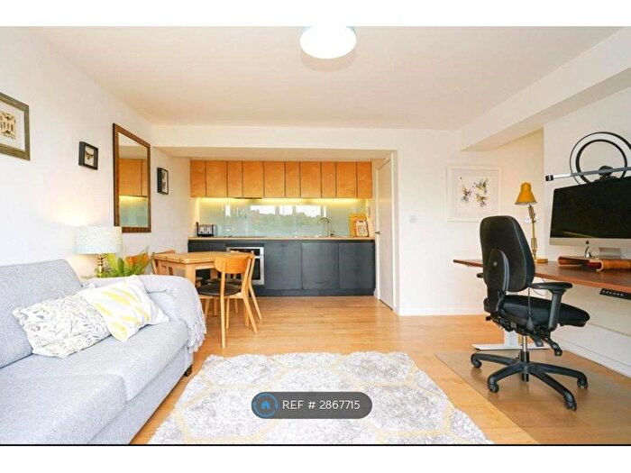 1 Bedroom Flat To Rent In The Avenue, Leeds, LS9