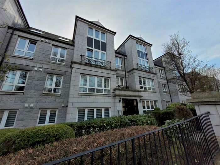 3 Bedroom Apartment To Rent In Kings Gate, West End, Aberdeen, AB15