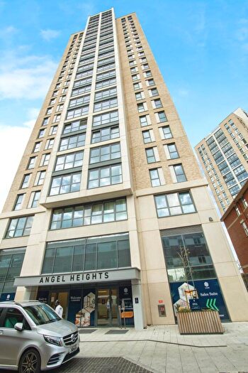 2 Bedroom Flat For Sale In Station Road, Croydon, CR0