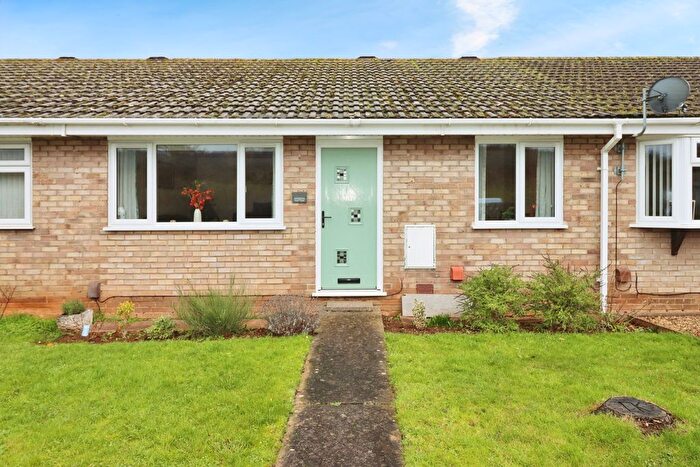 2 Bedroom Bungalow For Sale In Rodborough, Bristol, Gloucestershire, BS37