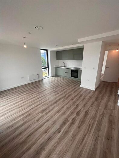 2 Bedroom Flat To Rent In Chevette Court, Luton, LU2