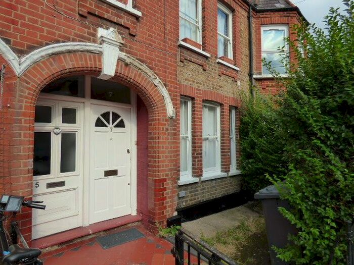 2 Bedroom Flat To Rent In Hitcham Road, Walthamstow, E17