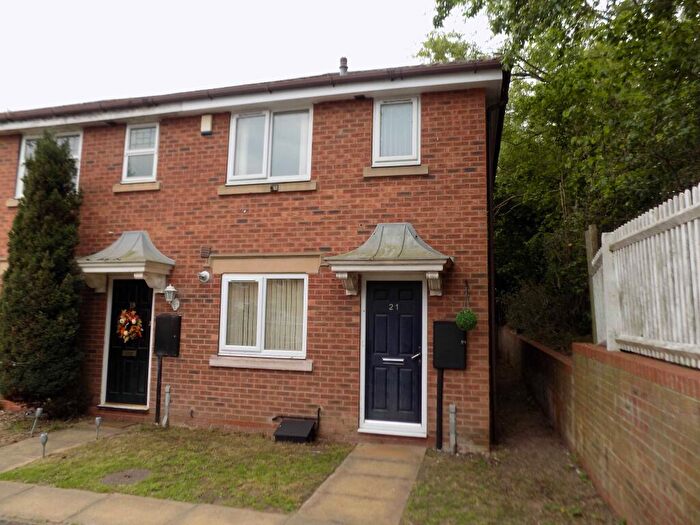 2 Bedroom Town House To Rent In Greenfinchdale, Worksop, S81
