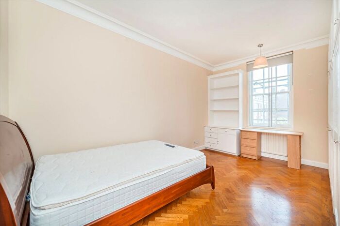 4 Bedroom Flat To Rent In Warwick Gardens, Holland Park, W14