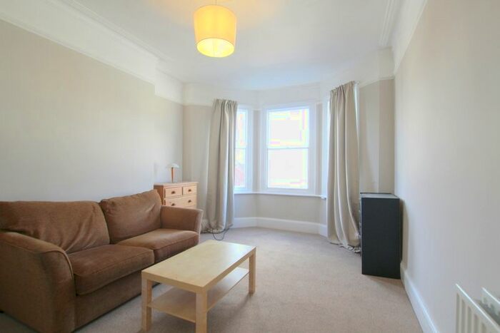 3 Bedroom Flat To Rent In Alwyne Road, Wimbledon SW19