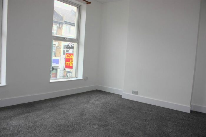 2 Bedroom Flat To Rent In Norwood Road, London SE27
