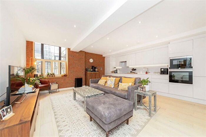 2 Bedroom Flat To Rent In St. James's Road, London, SE1