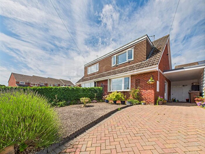 2 Bedroom Bungalow For Sale In Hilltop Avenue, Bewdley, DY12