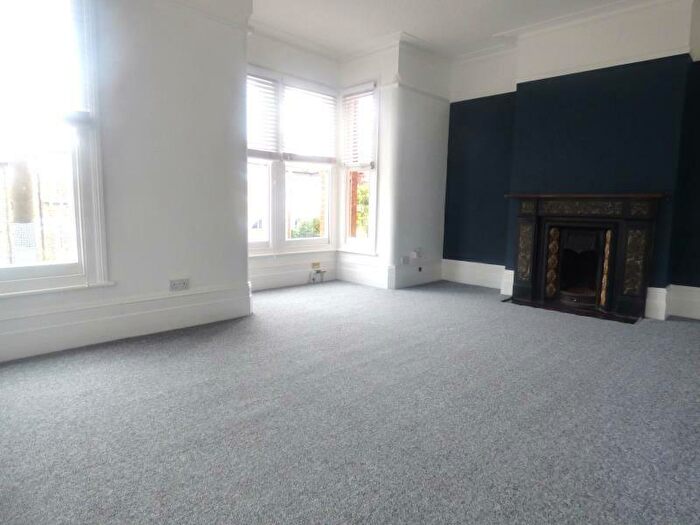 2 Bedroom Flat To Rent In Underhill Road, SE22
