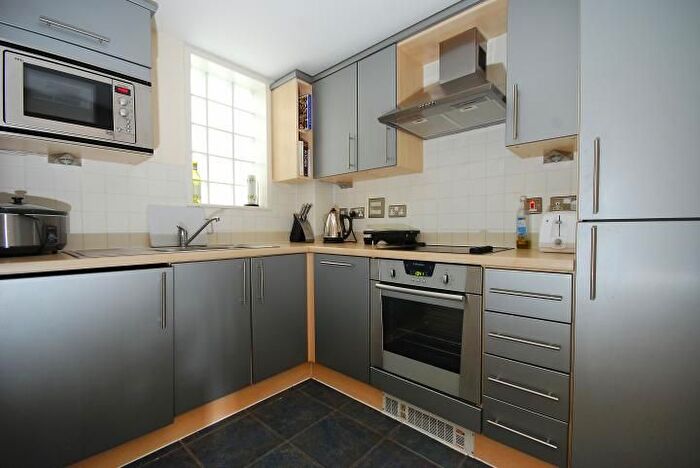2 Bedroom Property To Rent In Chiswick High Road, Chiswick, W4
