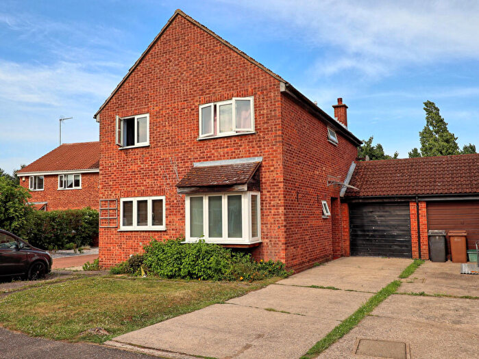 4 Bedroom Detached House For Sale In Leapingwell Close, Chelmsford, CM2