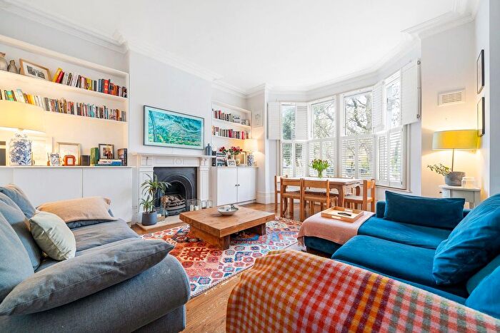 2 Bedroom Flat For Sale In Raleigh Gardens, SW2