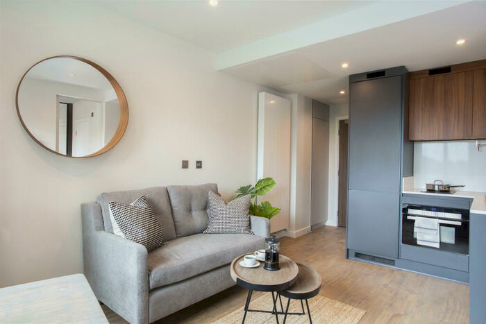 1 Bedroom Apartment To Rent In College Road, East Croydon, London, CR0