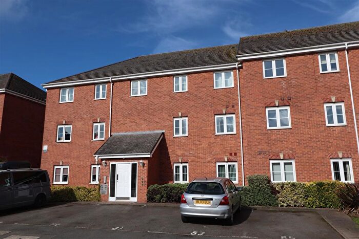 2 Bedroom Flat To Rent In Squires Grove, Willenhall, WV12