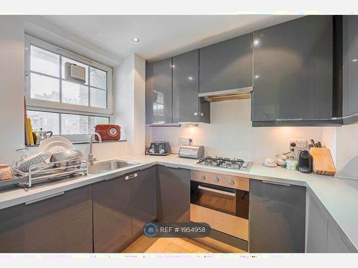 2 Bedroom Flat To Rent In Chessington House, London, SW8