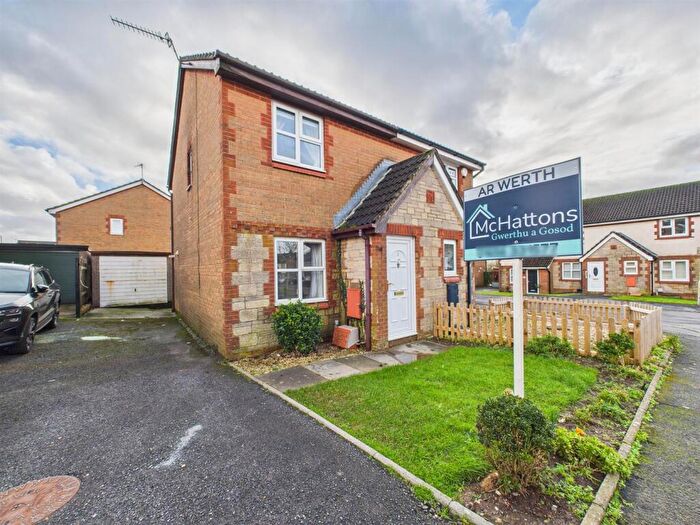 2 Bedroom Semi Detached House For Sale In Maes Llan, Kenfig Hill, Bridgend, CF33