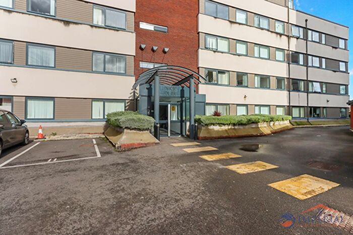 2 Bedroom Flat To Rent In Clayton Road, Hayes, UB3