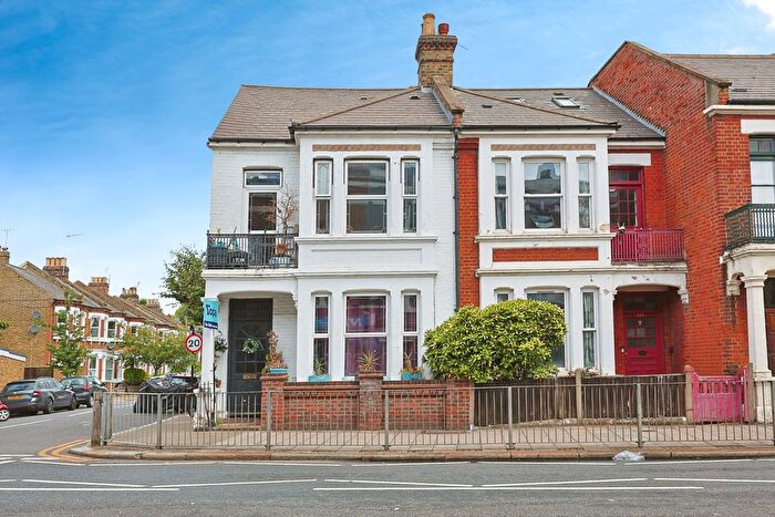 5 Bedroom End Of Terrace House For Sale In Putney Bridge Road, London, SW15