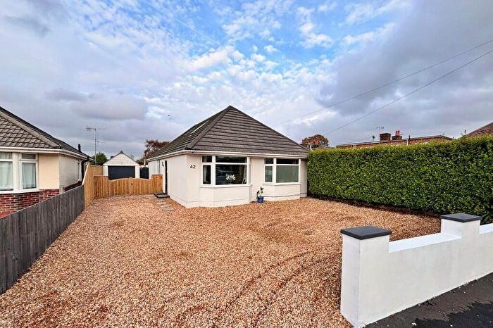 5 Bedroom Chalet For Sale In Old Farm Road, Oakdale, Poole, BH15