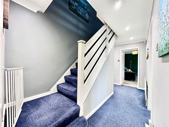 4 Bedroom Detached House For Sale In Grassholme Drive, Offerton, Stockport, SK2