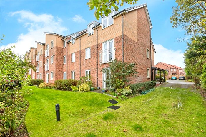 2 Bedroom Flat For Sale In Camsell Court, Framwellgate Moor, DH1