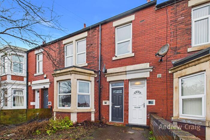 2 Bedroom Apartment For Sale In East View, Wideopen, NE13